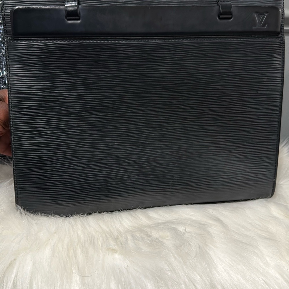 Louis Vuitton Black Croisette Vintage Epi Leather Bag